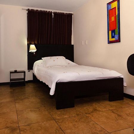 Hotel Alojate In Μπογκοτά Εξωτερικό φωτογραφία